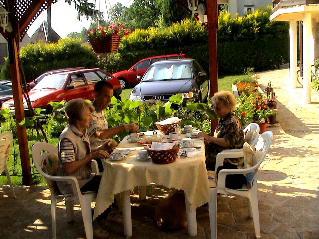Hévíz Villa Familia Heviz Exterior foto